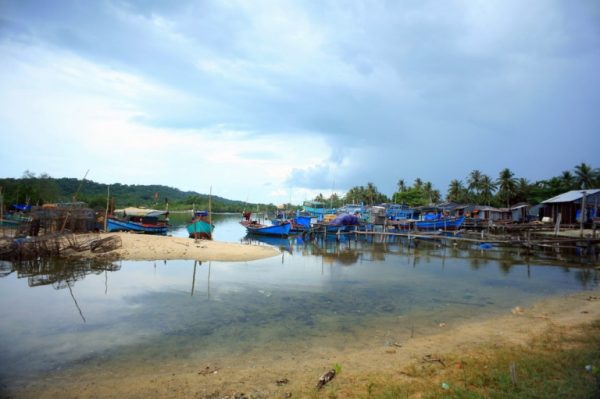 Làng chài Cửa Cạn