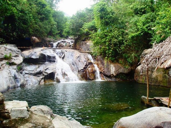 suối đá bàn phú quốc
