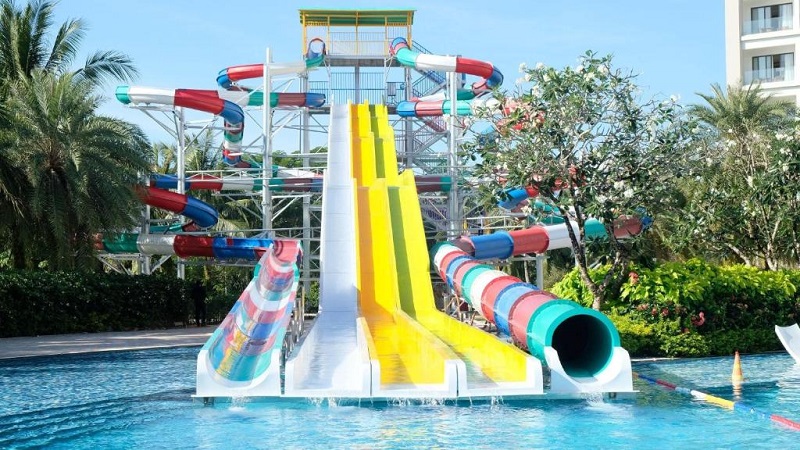 Is the swimming pool at Wyndham Grand Phu Quoc beautiful