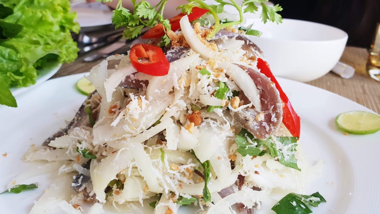 Gỏi cá trích – Điểm nhấn của ẩm thực Phú Quốc - Rooty Trip Phú Quốc