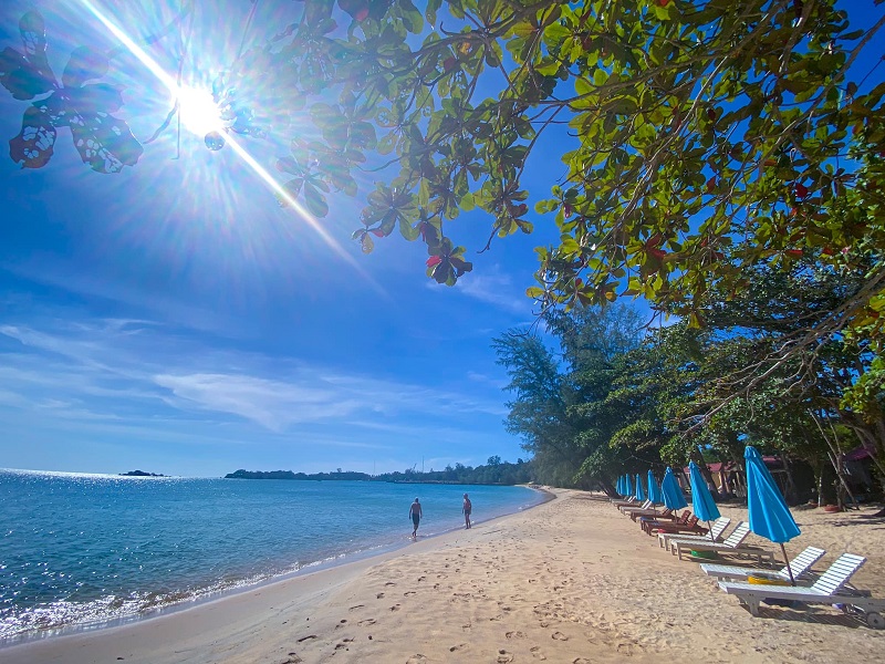 enjoying nature vung bau beach