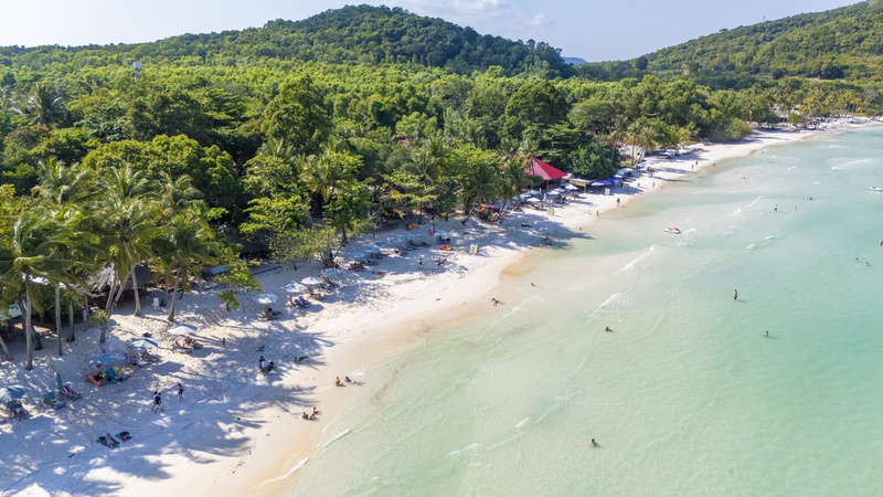 scenic sao beach in phu quoc