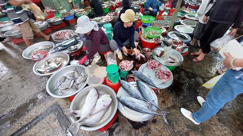 duong dong market