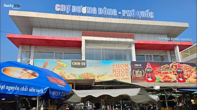 CHỢ ĐÊM DƯƠNG ĐÔNG LUNG LINH ÁNH ĐÈN VỚI NHIỀU GIAN HÀNG ĐẶC SẢN