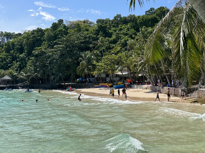 tắm biển hòn mây rút