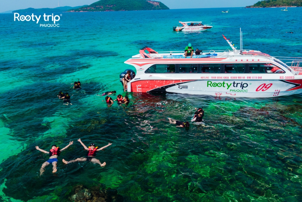 Exciting snorkeling at Gam Ghi/Buom Island - Rooty Trip Phu Quoc