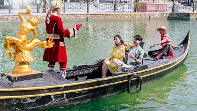 gondola boat ticket on the venice phu quoc river