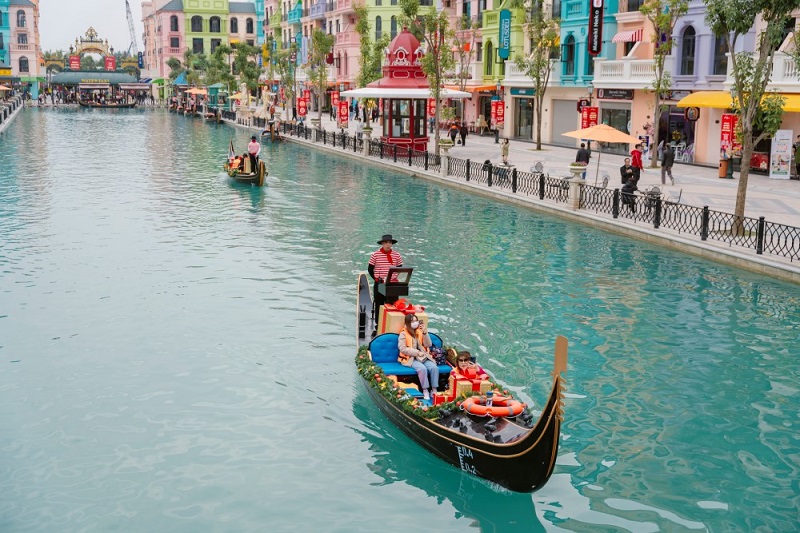 gondola boat ticket on the venice phu quoc river