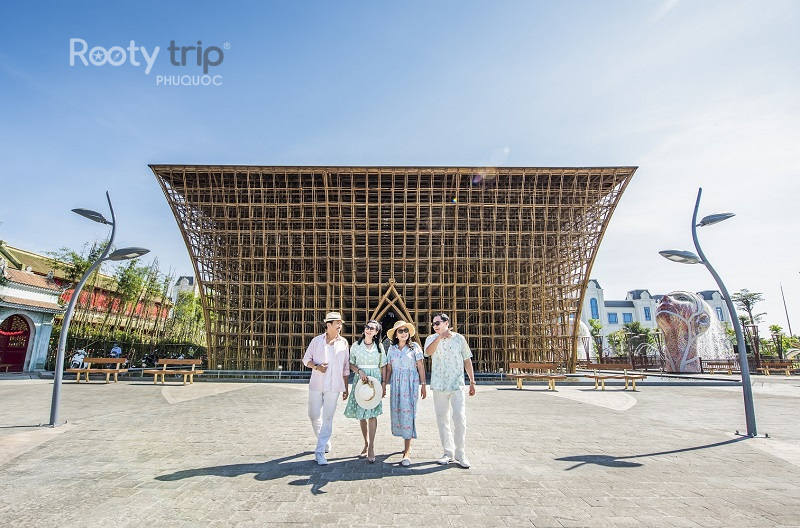 địa điểm check-in huyền thoại tre grand world