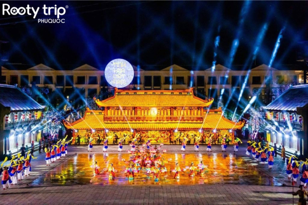 The Essence of Vietnam Show at Grand World