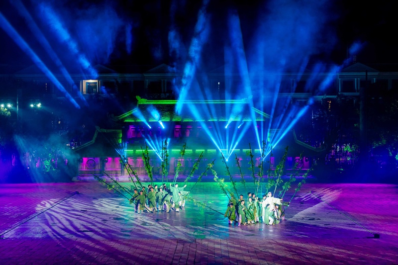 quintessence of vietnam show