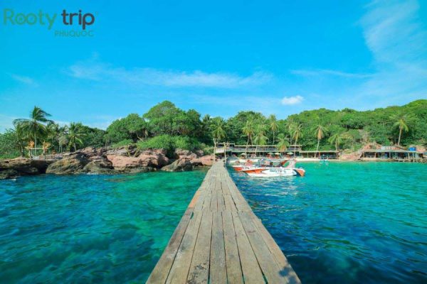 Experience the peaceful paradise at Hon Mong Tay included in the 3-day-2-night Phu Quoc Tour package departing from Hanoi by Rootytrip Phu Quoc