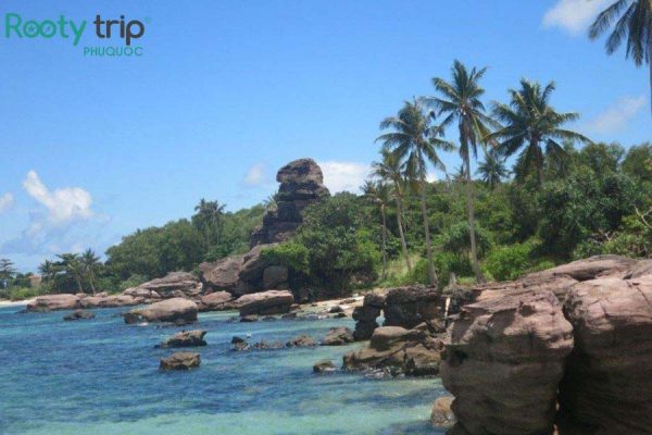 Discover the pristine beauty and magnificence of Hon Gam Ghi Island in the 3-day 2-night Phu Quoc Tour package departing from Hanoi by Rootytrip Phu Quoc