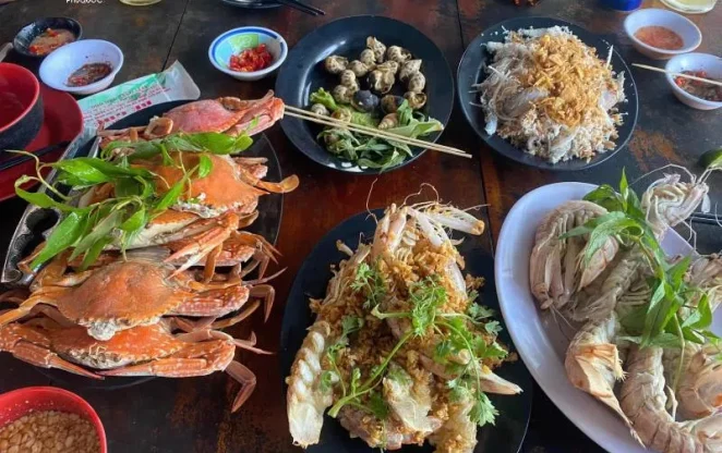 what to eat in ham ninh fishing village