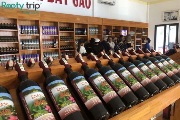 Hình ảnh Cơ sở sản xuất rượu Sim Phú Quốc trong Tour Phú Quốc 4N3Đ trọn gói khởi hành từ Hà Nội của Rootytrip Phú Quốc 
