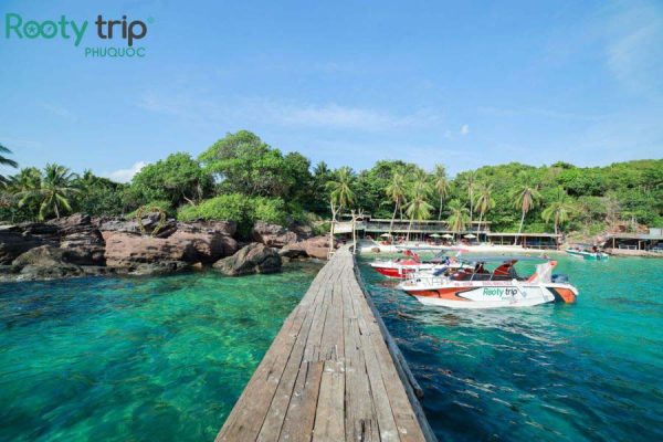 Discover the pristine and poetic beauty of Hon Mong Tay Phu Quoc included in the all-inclusive 4-day 3-night Phu Quoc Tour departing from Ho Chi Minh City