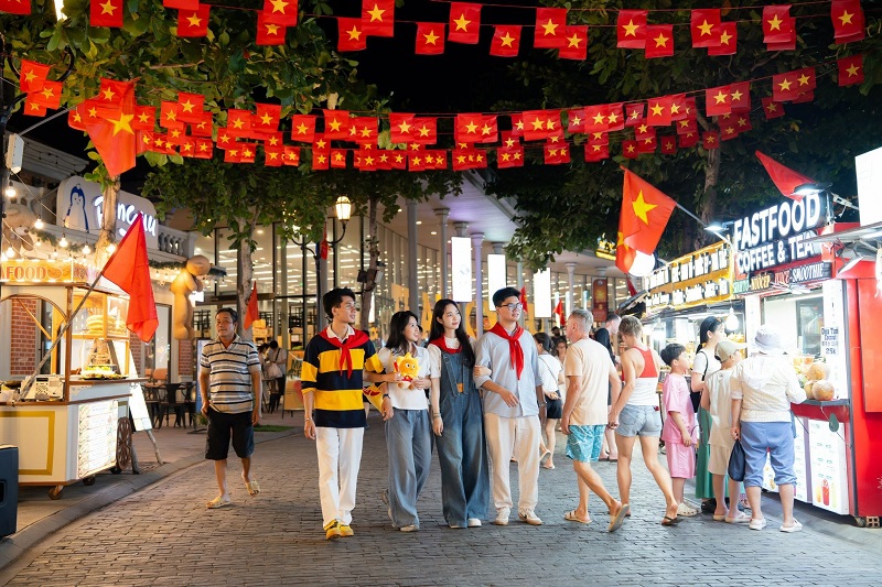 VUIFest Bazaar – Chợ đêm trên biển