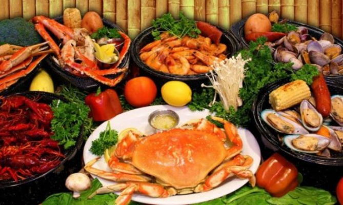 Experience the ultimate Phu Quoc seafood buffet at Hon Thom
