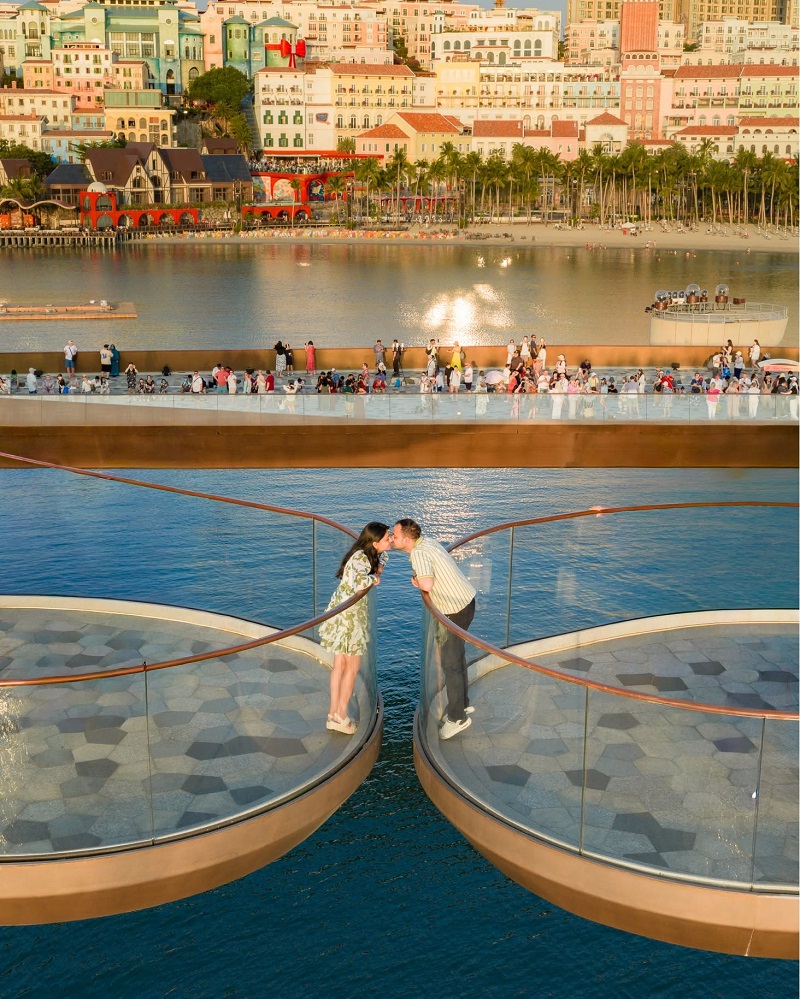 Kiss Bridge at Sunset Town, Phu Quoc
