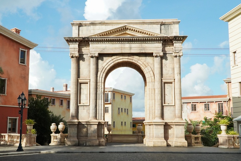 arc de triomphe sunset town phu quoc