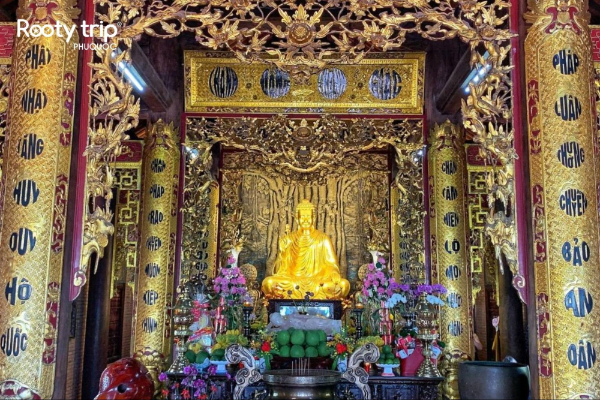 The ancestral hall of Truc Lam Phu Quoc Monastery