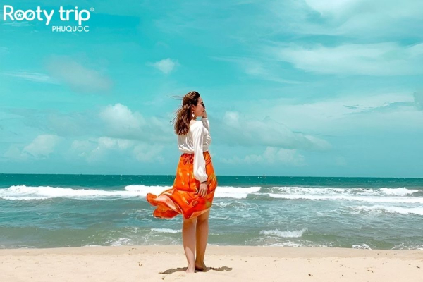  Prepare Stylish Outfits for Photo Check-ins on the Beach