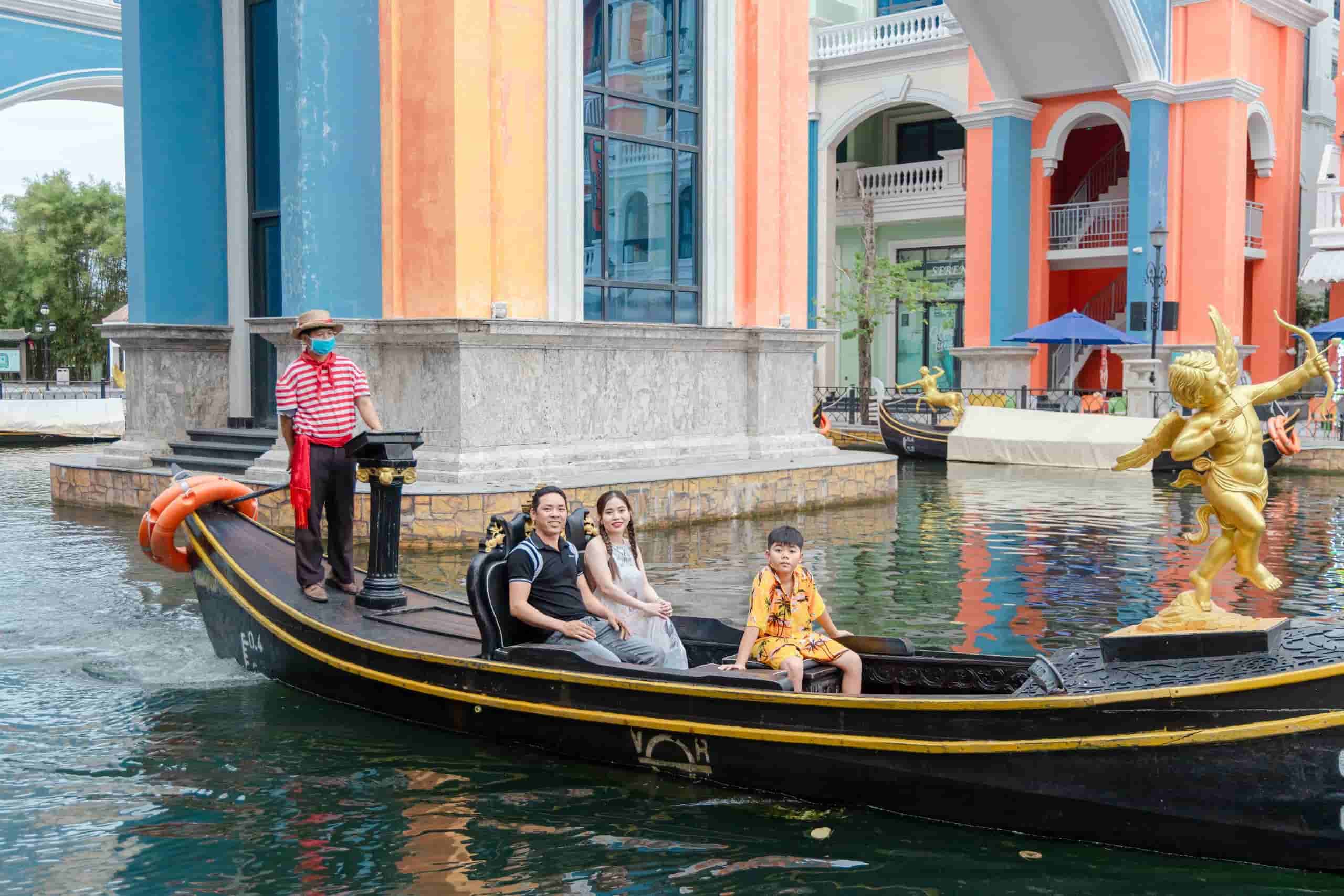 Visitors enjoy boat rides on the Venice River at Grand World Phu Quoc 
