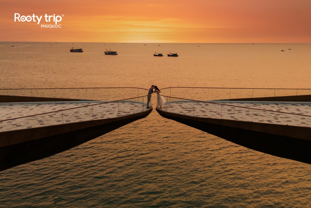 Kiss Bridge: A masterpiece of Sunset Town and Phu Quoc Island - Rooty Trip Phu Quoc