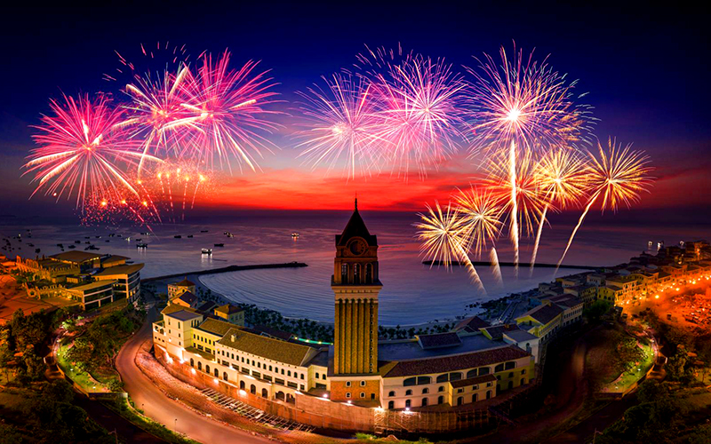 Lễ hội pháo hoa tại Địa Trung Hải Phú Quốc