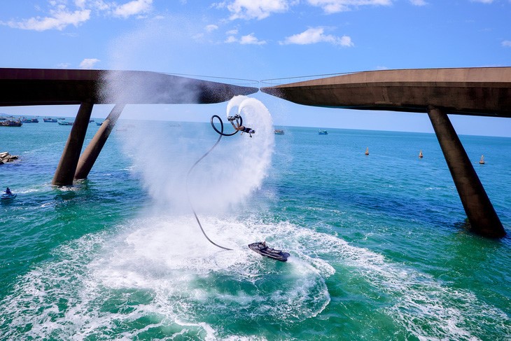 Show Jetski & flyboard miễn phí trên biển tại Địa Trung Hải