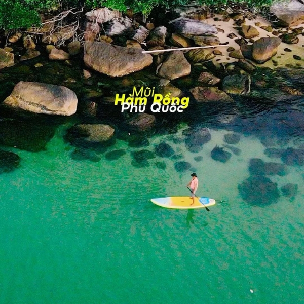 Chèo thuyền kayak tại mũi Hàm Rồng