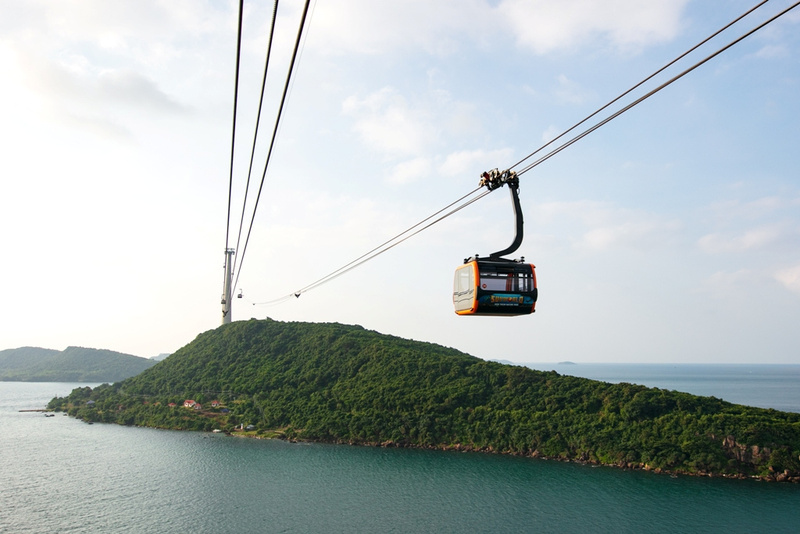 take the thom island cable car