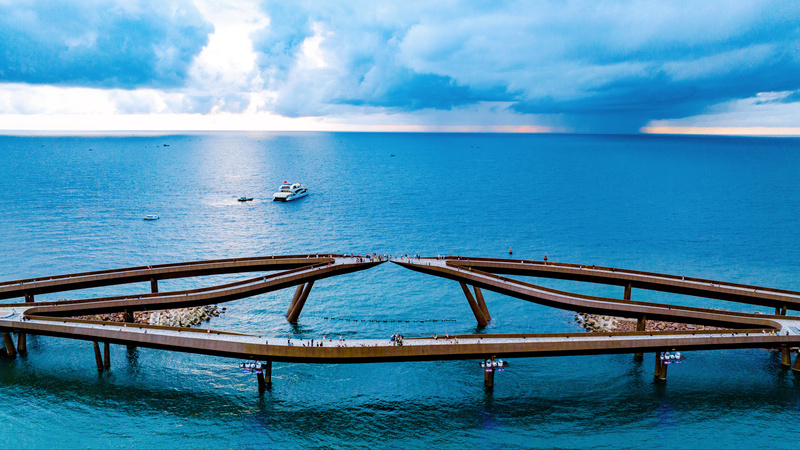 kiss bridge sunset town phu quoc