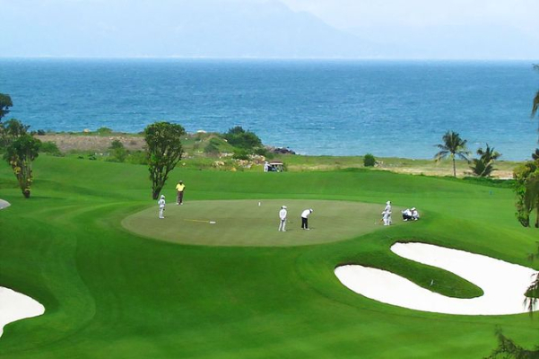 VinPearl Golf Course has ocean views.