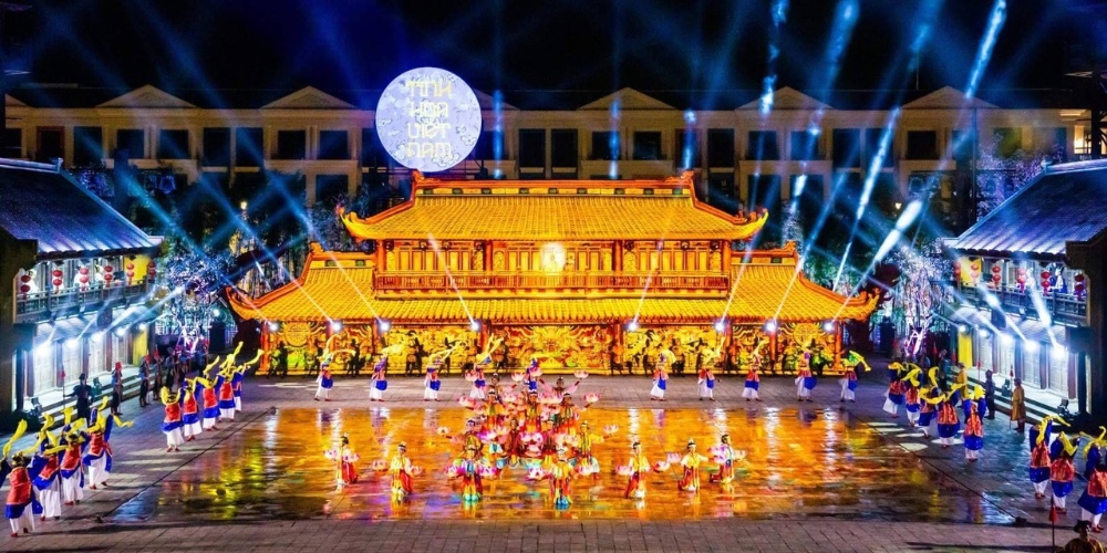 Show Tinh Hoa Việt Nam cực ấn tượng tại Grand World (Show diễn có vé)