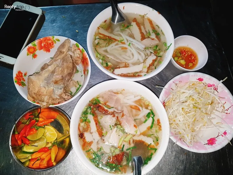 địa điểm ăn bánh canh chả cá phú quốc