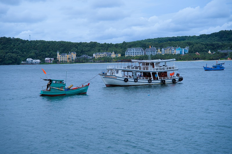 hình ảnh tour tàu gỗ tour 3n2d