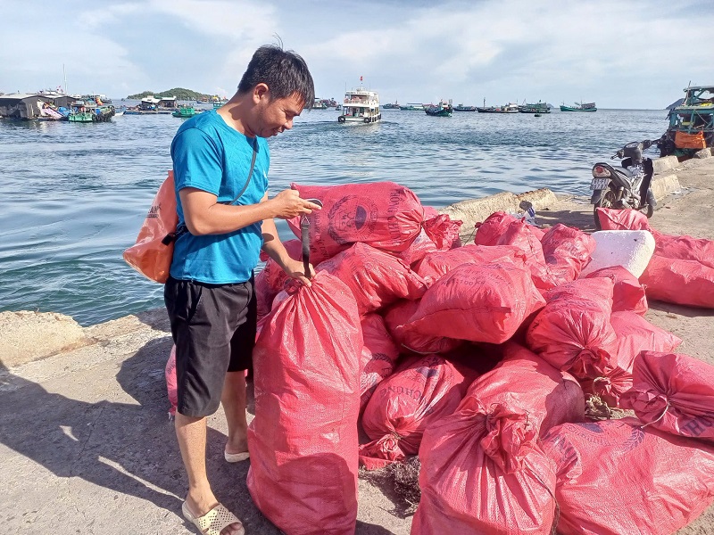 vệ sinh rạn san hô