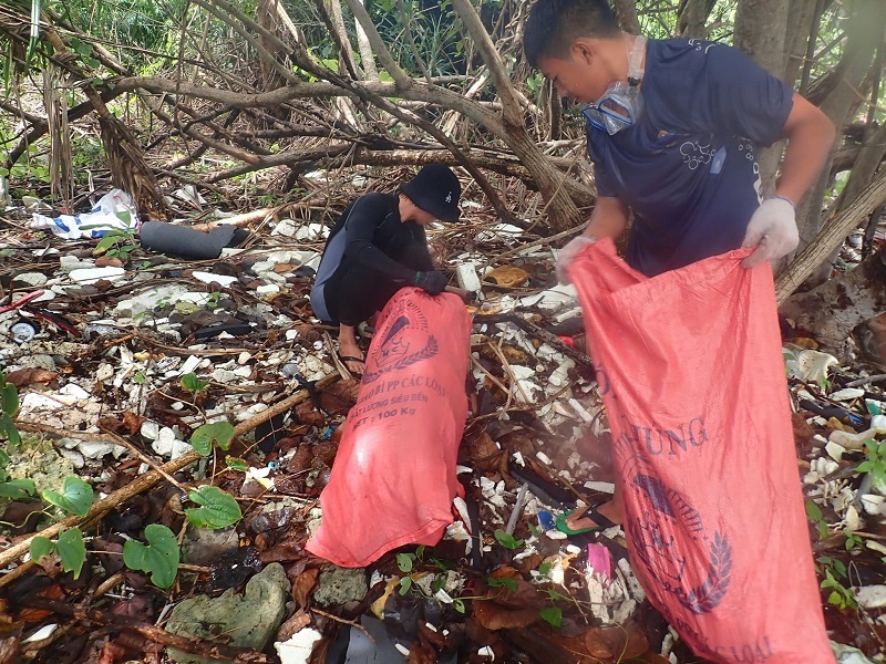 vệ sinh rạn san hô