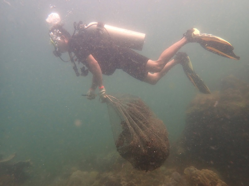 vệ sinh rạn san hô