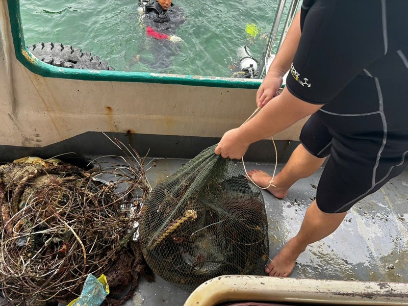 vệ sinh rạn san hô