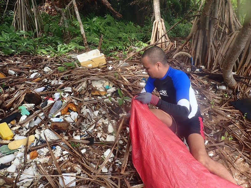 vệ sinh rạn san hô