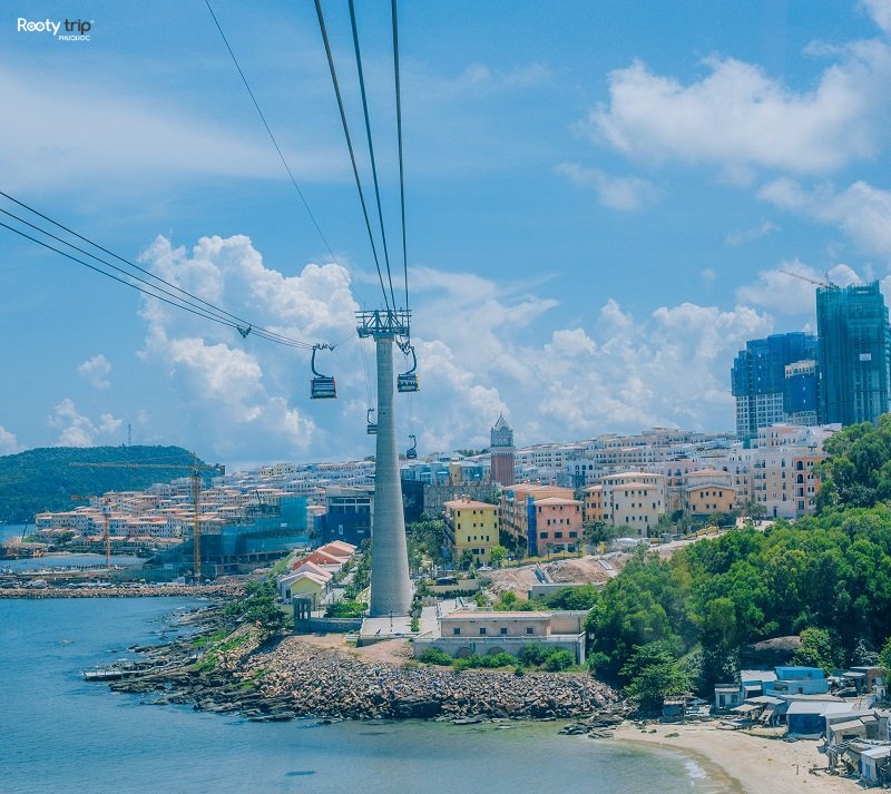 Canoe tour to the island and cable car