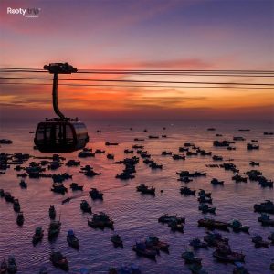 Canoe tour to the island and cable car