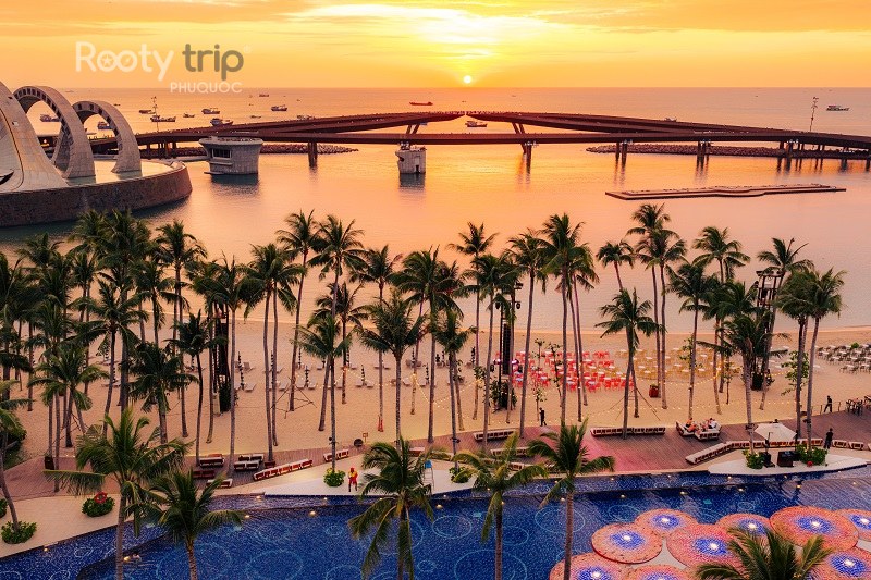 cầu hôn từ tháp đồng hồ