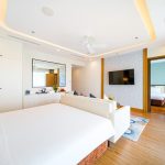 connecting room