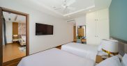 connecting room