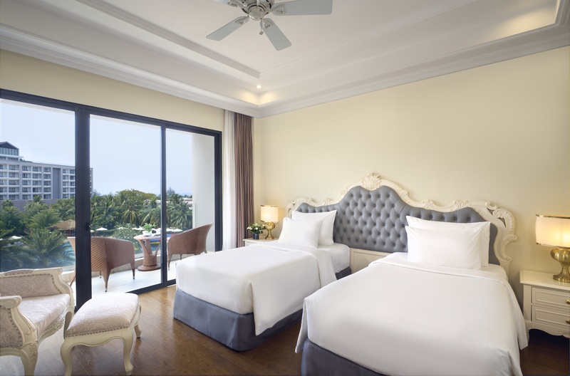 wyndham grand phu quoc deluxe pool view
