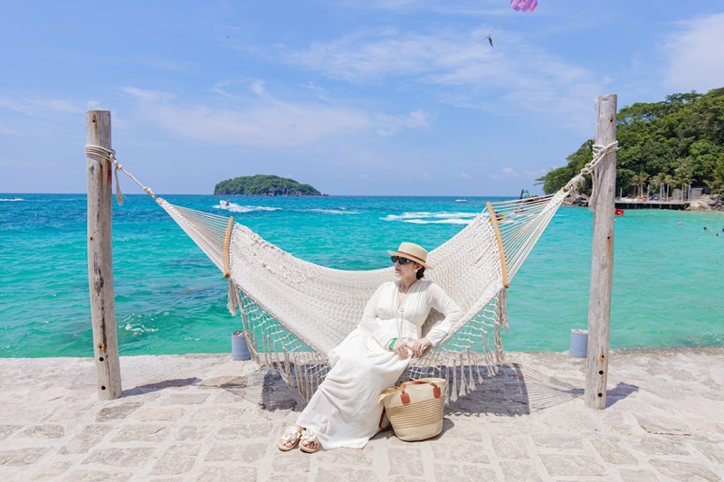 Dịch vụ chụp ảnh máy cơ cùng hdv rooty trip