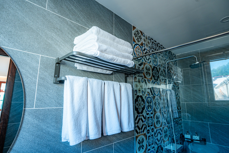 lyn hotel 2 phu quoc deluxe city view room